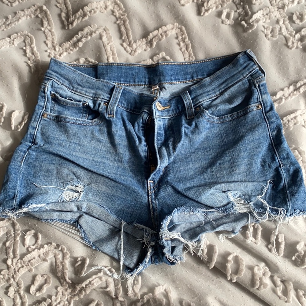Women’s Levi’s shorts